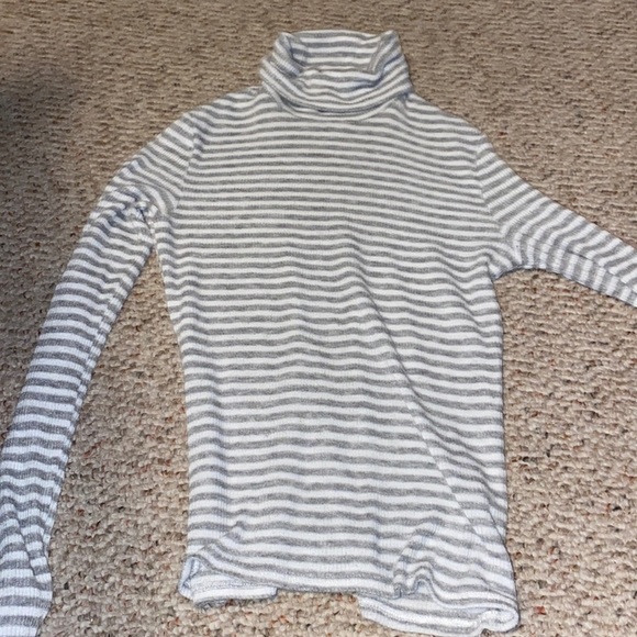 Cute turtleneck - Picture 1 of 1